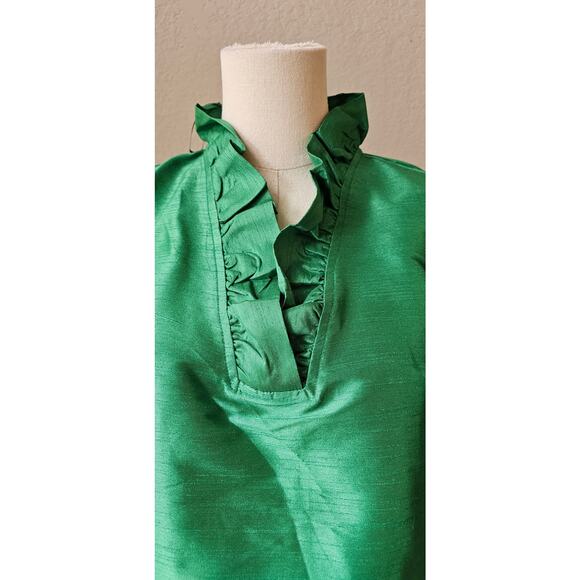 Crown & Ivy Green Shiny Ruffle‎ V-Neck 3/4 Sleeve Holiday Top Size Petite Medium - Picture 2 of 7